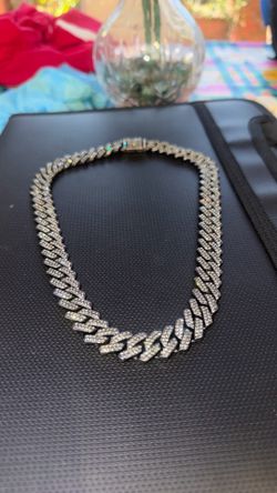 Silver black ice cubano men chain de tienda TikTok $40