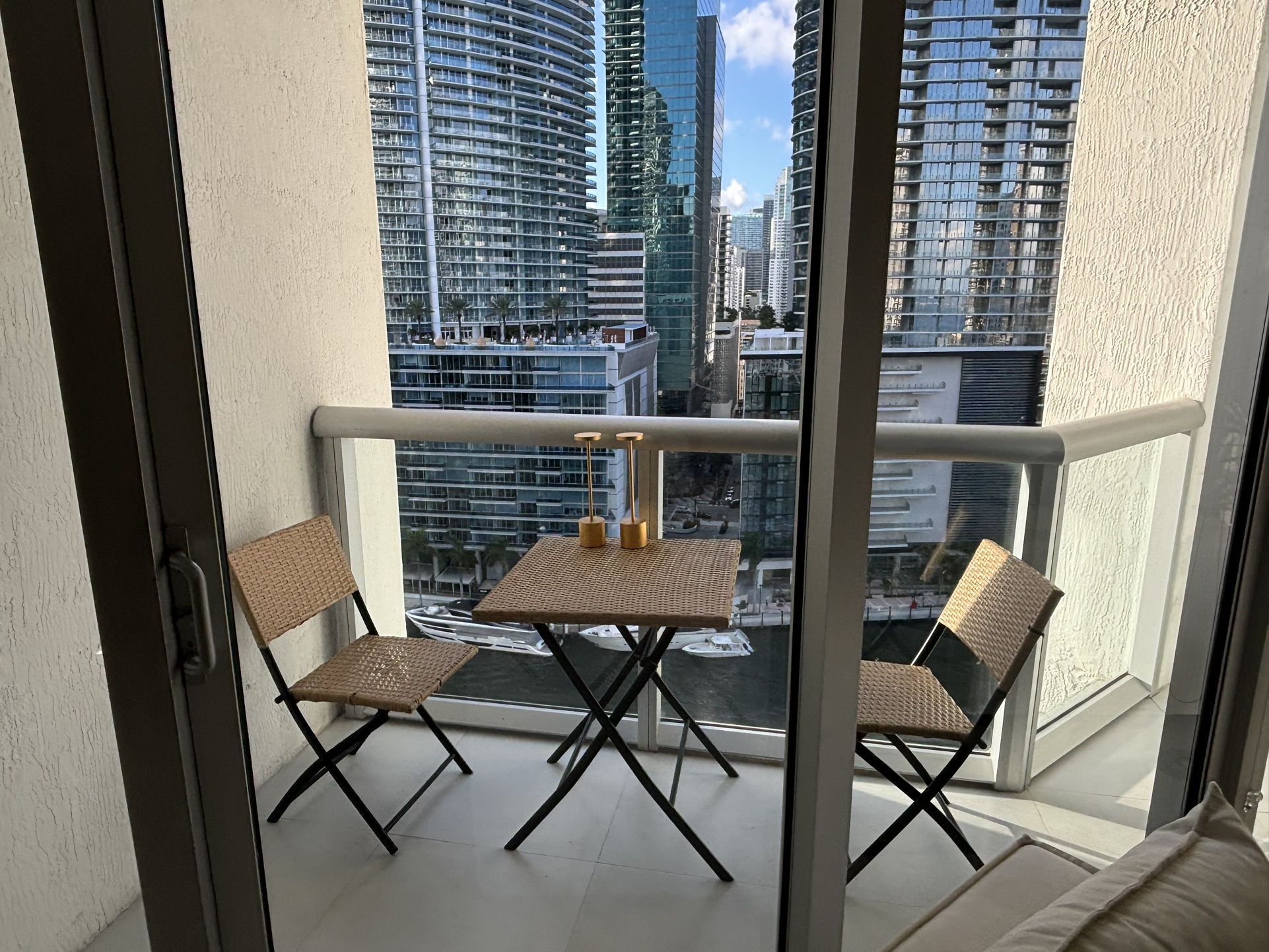 Outdoor bistro Table For 2! Balcony or Patio