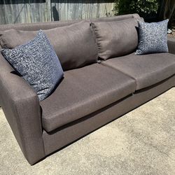 Comfy Couch | Free Delivery 