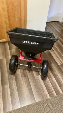 CRAFTSMAN 85-lb Capacity Broadcast Tow-Behind Spreader