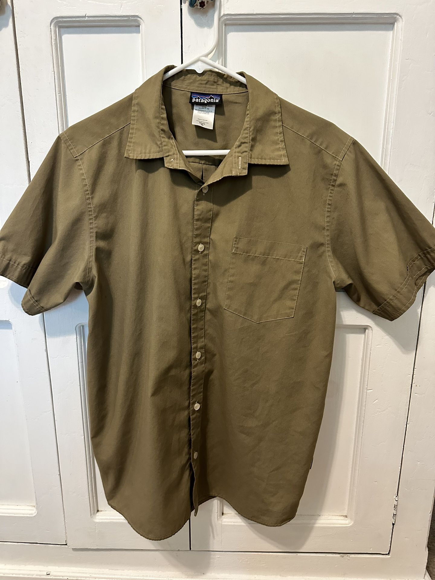 Patagonia Short Sleeve Shirt. Size M. Men’s 