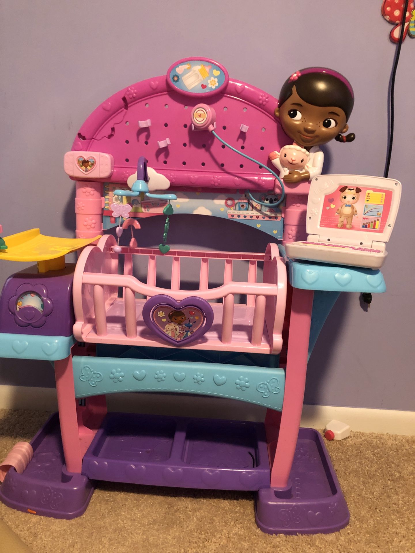 Play baby doll doctor bed