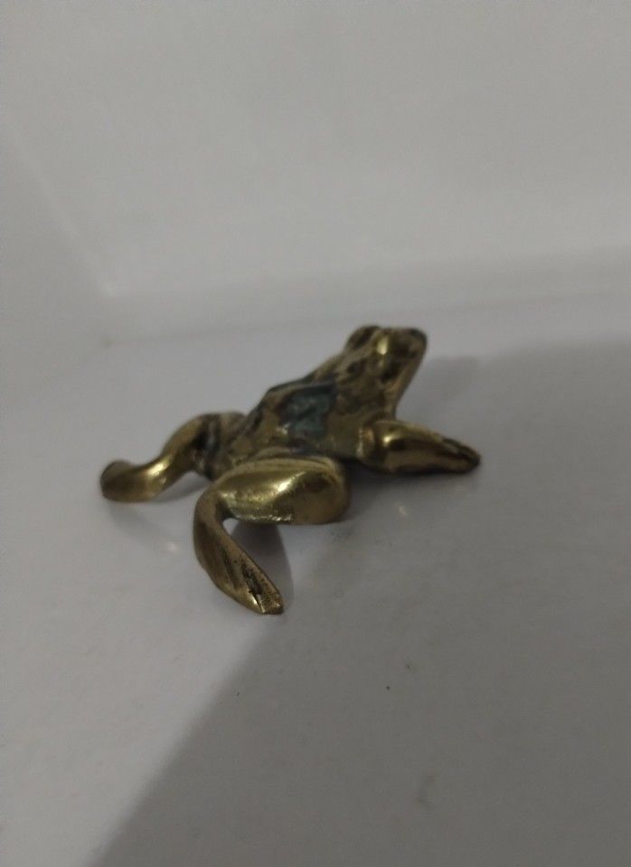 VINTAGE BRASS FROG FIGURINE PAPERWEIGHT 3"×3"×1"