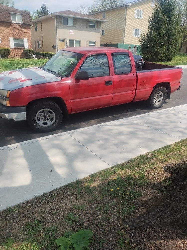 2003 CHEVY SILVERADO RUN AND DRIVE 140K MILES