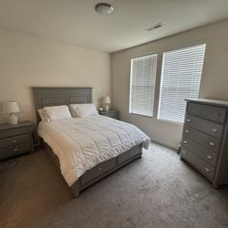 Full Queen Bed Set 