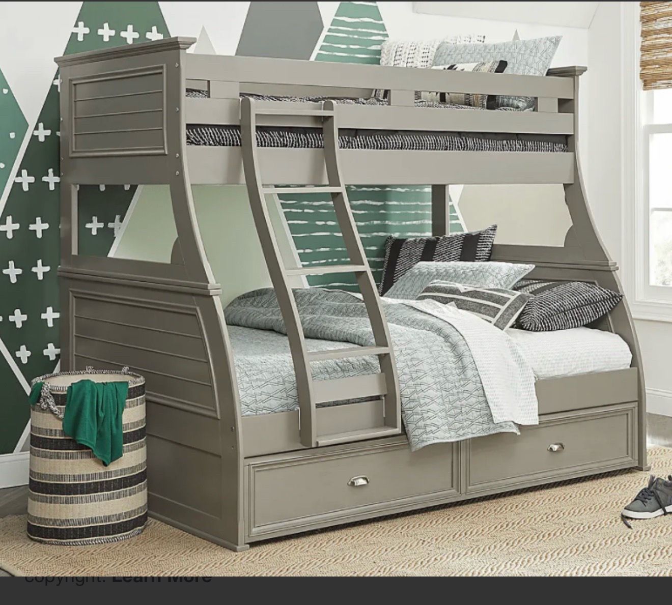 Santa Cruz Gray Triple Full/Full and Twin Bunk Bed