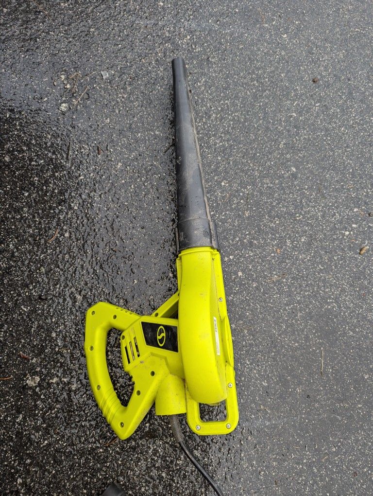 Leaf Blower