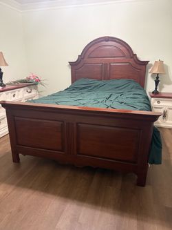 Queen bed