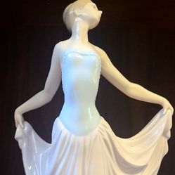 "The Dancer" Lladró Figurine 