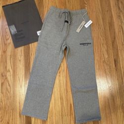 Essential Sweats Dark oat