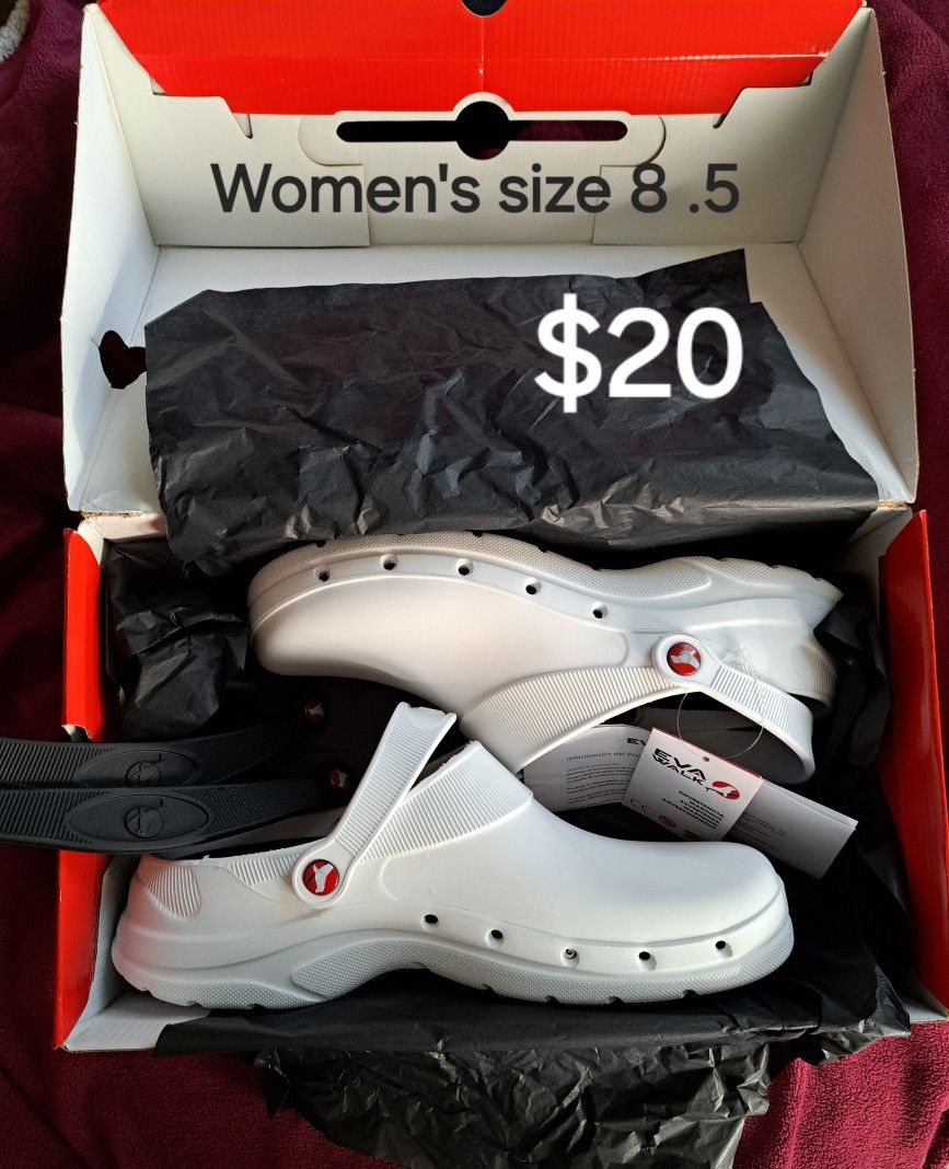 Eva Walk Clogs. Women's Size 8.5.