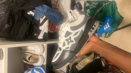 lv skates size 9
