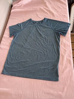 Men's Athletic T-shirt Sz. Medium