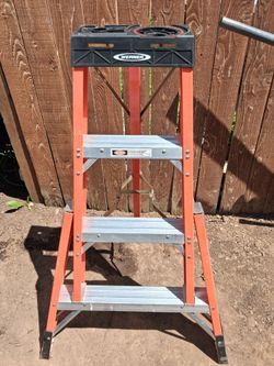 Werner 4ft fiberglass Tripod stepladder
