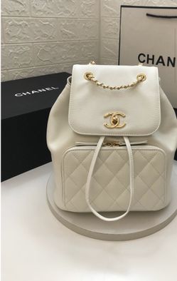 Authentic Chanel bag (women)