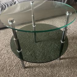 glass table  In Good Condition 
