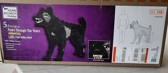 Home Depot Accents Holiday 5.5 ft. Animated LED Fear Valley Wolf