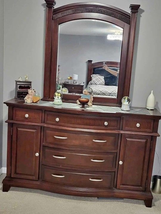 Dresser with Mirror, Dresser chest and 2 night stands