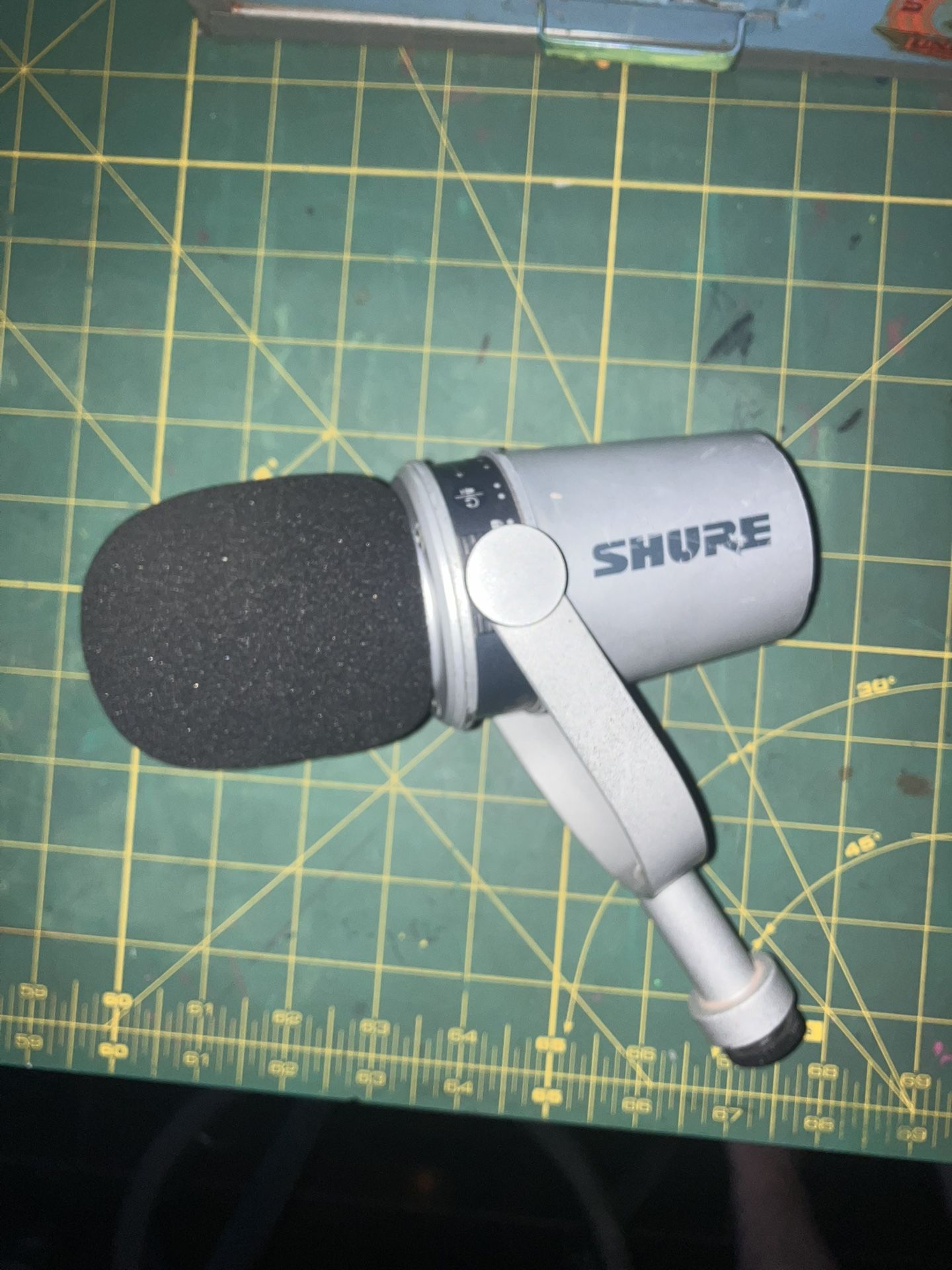 Shure mv7 pod cast microphone