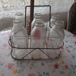 Vintage & Very Collectible  6 Milk Bottles/  Holder