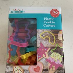 110-ASSORTED COOKIE CUTTER 