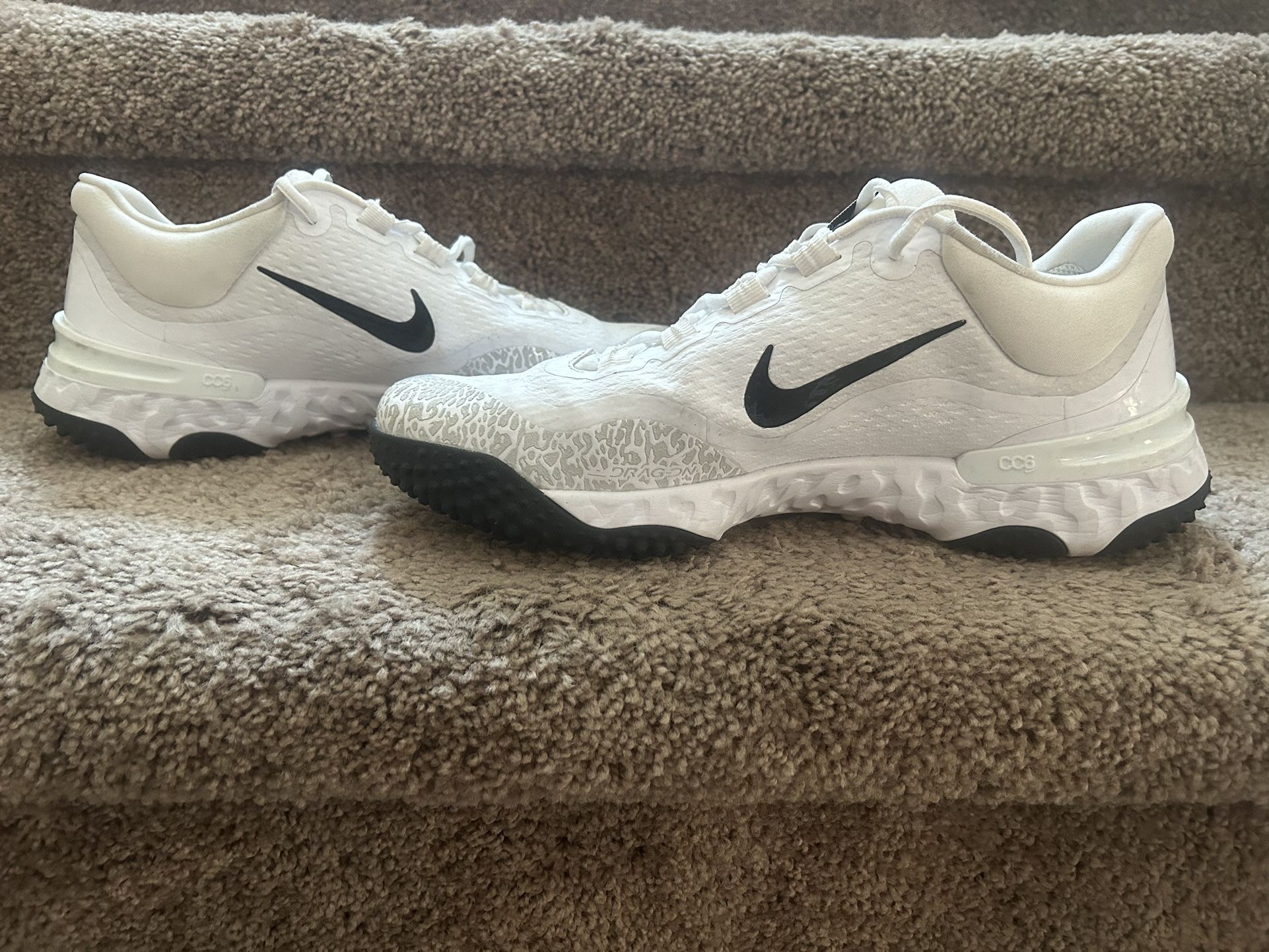 Nike Women’s Softball Turf Shoes 10.5