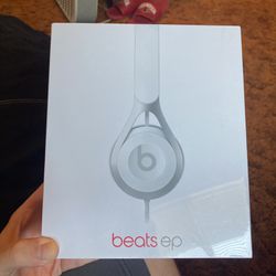 Brand New “Beats By Dre”! 