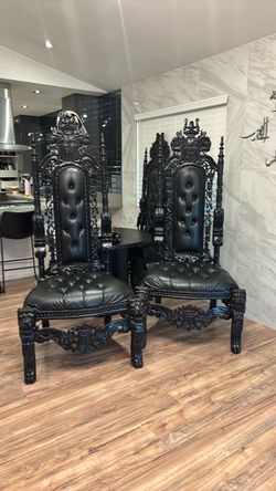 Throne chair
