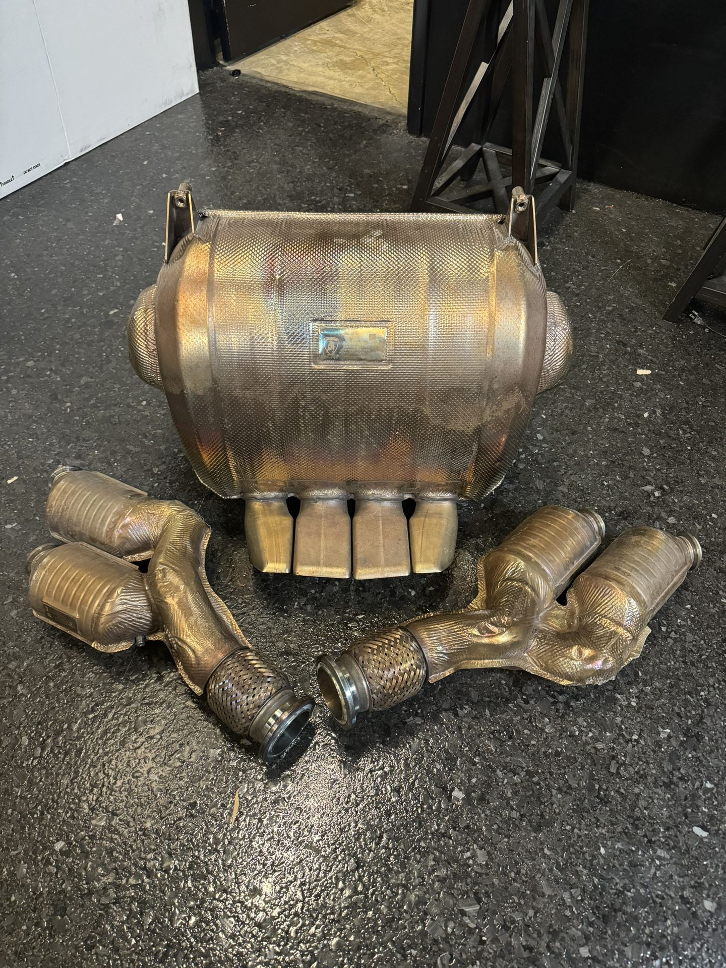 Lamborghini Aventador OEM Exhaust With Right And Left Mufflers 470.251.051F / 07M.131.778B