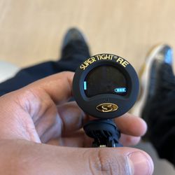 GUITAR TUNER
