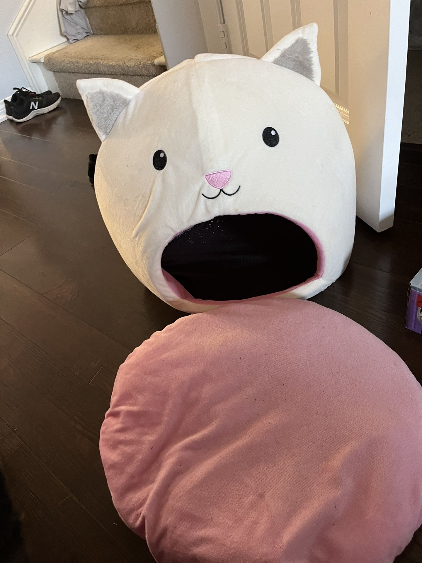 cat house