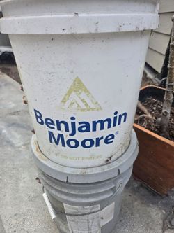 5 gallon of paint