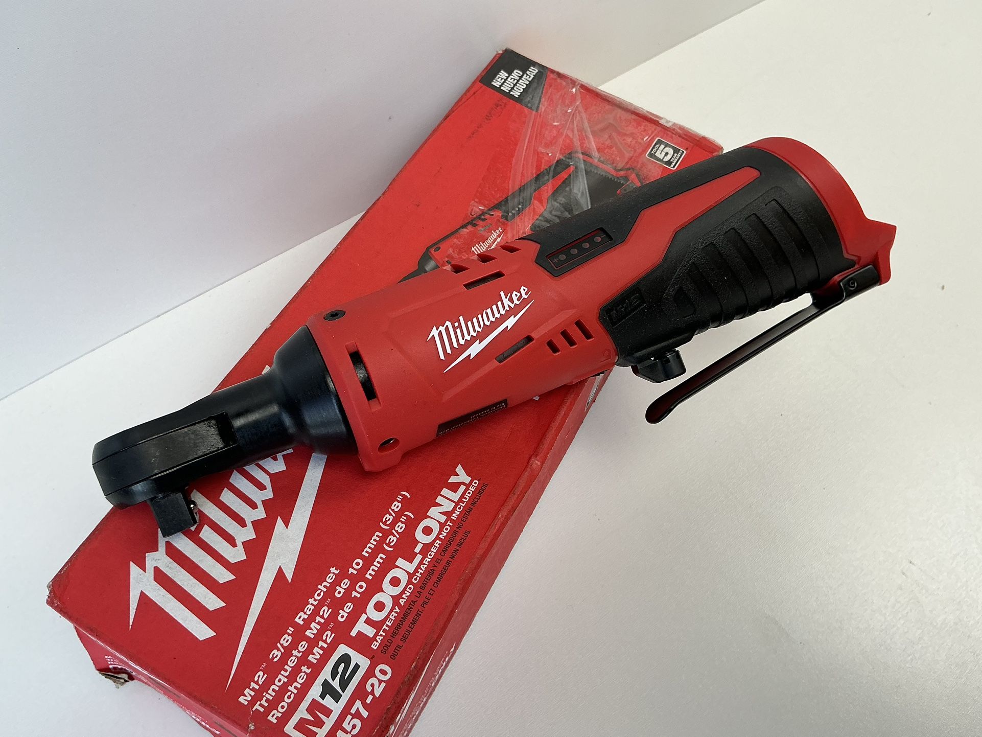 Milwaukee M12 12V Lithium-Ion Cordless 3/8 in. Ratchet (Tool-Only)