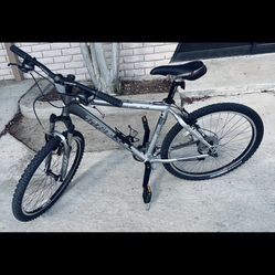 Trek Bike 4300 