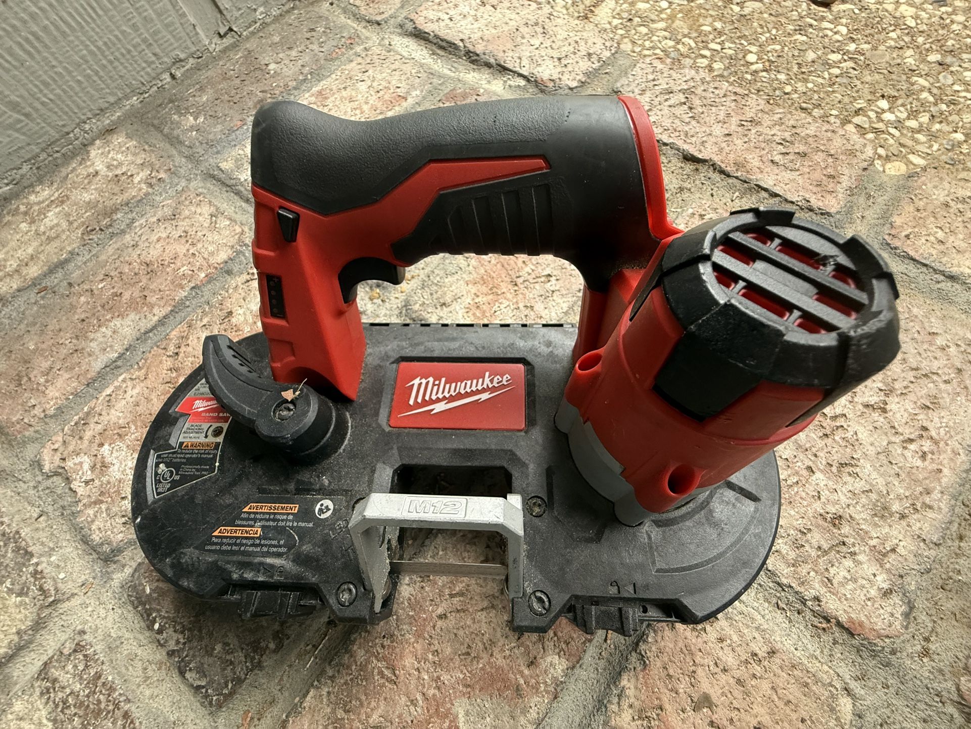 Milwaukee M12 Sub-Compact Band Saw
