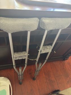 Adjustable Underarm Crutches with Padding