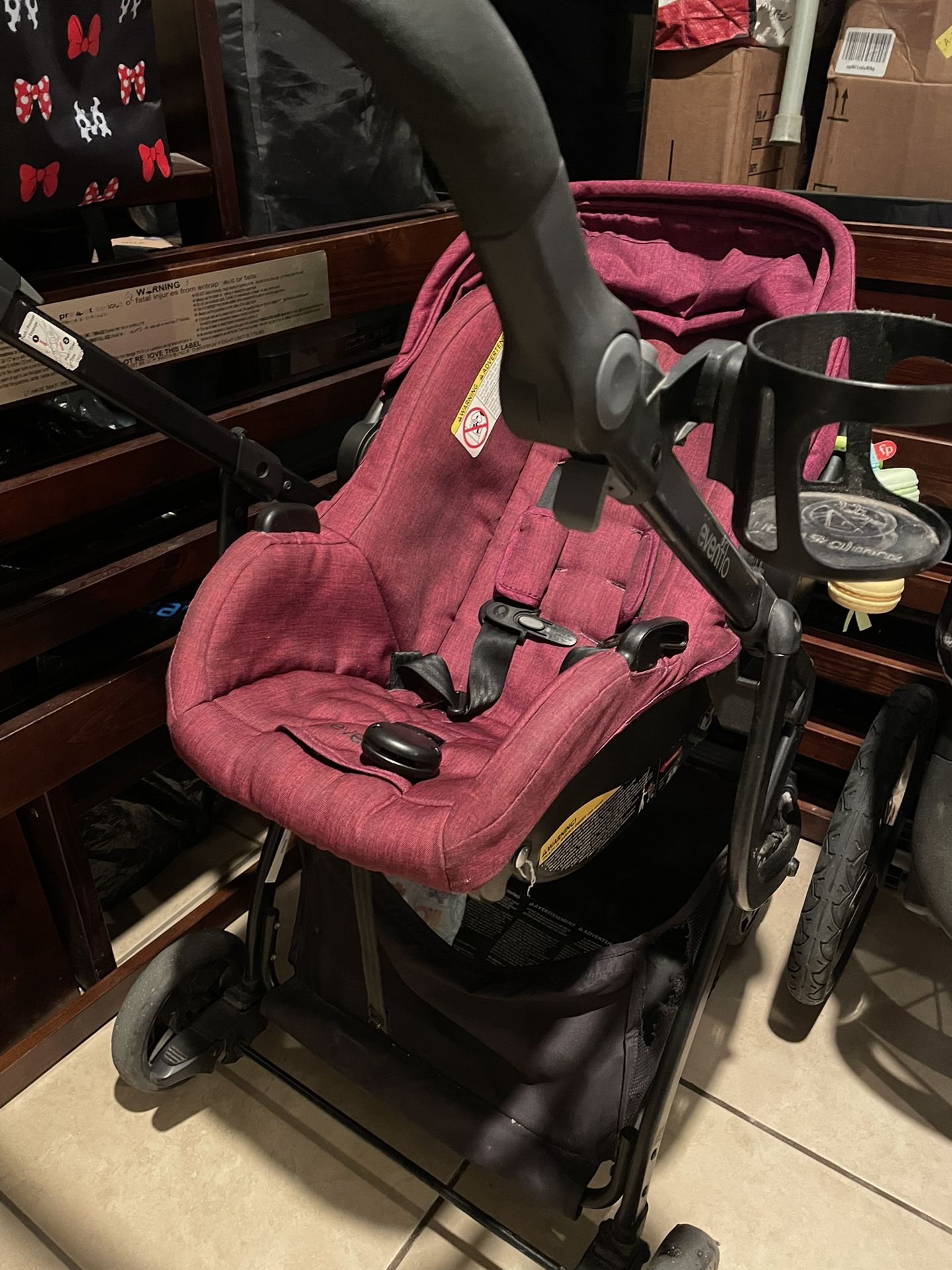 baby stroller/  car seat 