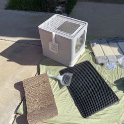 Cat Supplies 11 Pcs some new (open box) and some used.