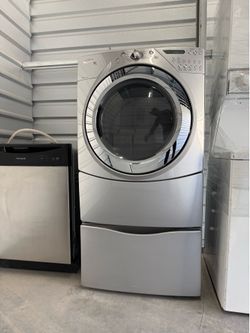 Whirlpool dryer with pedestal
