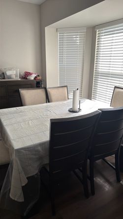 Kitchen table with 7 chairs