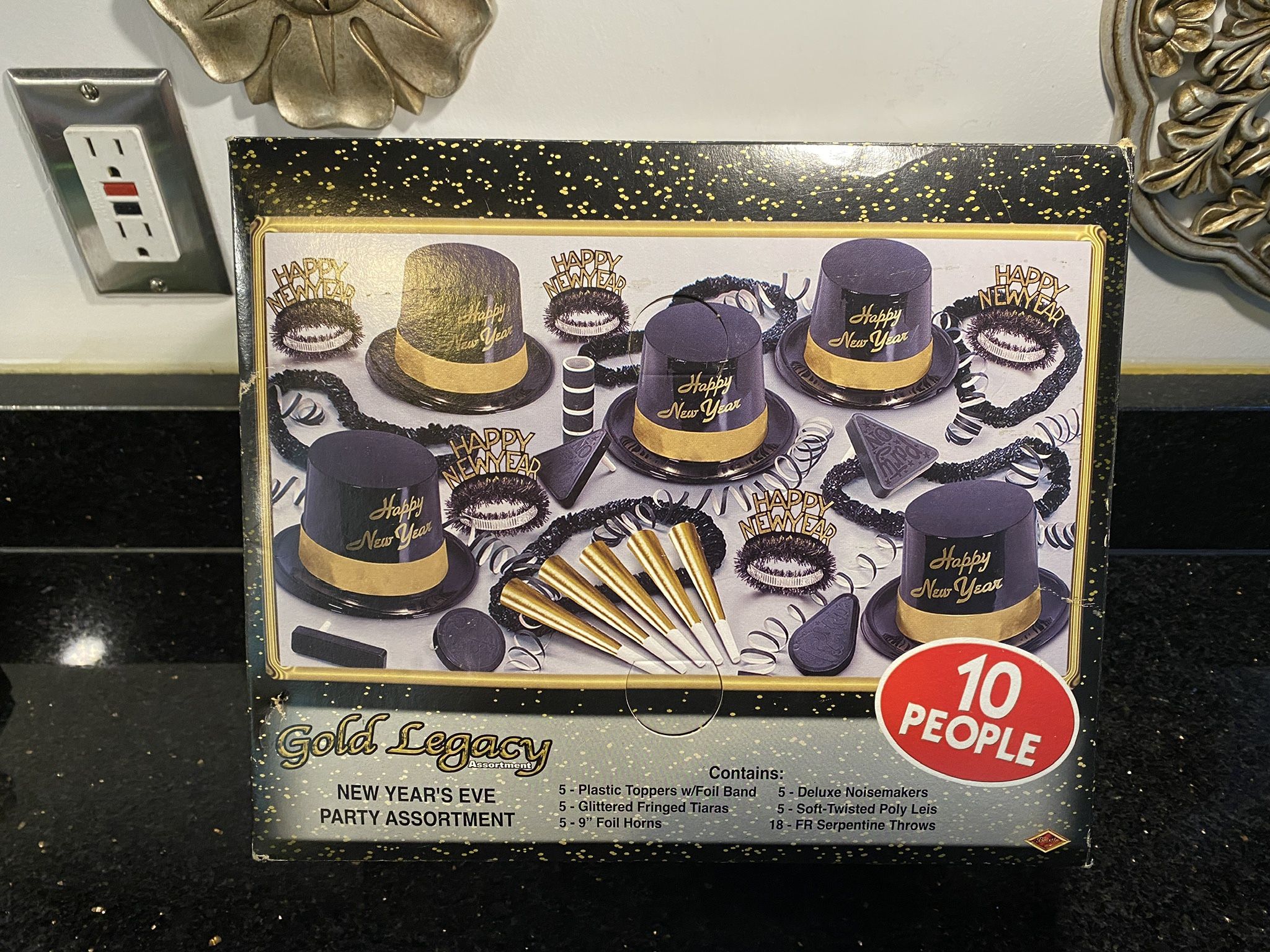 Gold Legacy New Year's Eve Party Assortment for 10 People