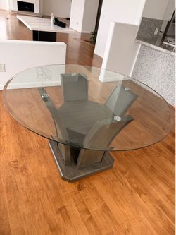 Round breakfast table with glass top
