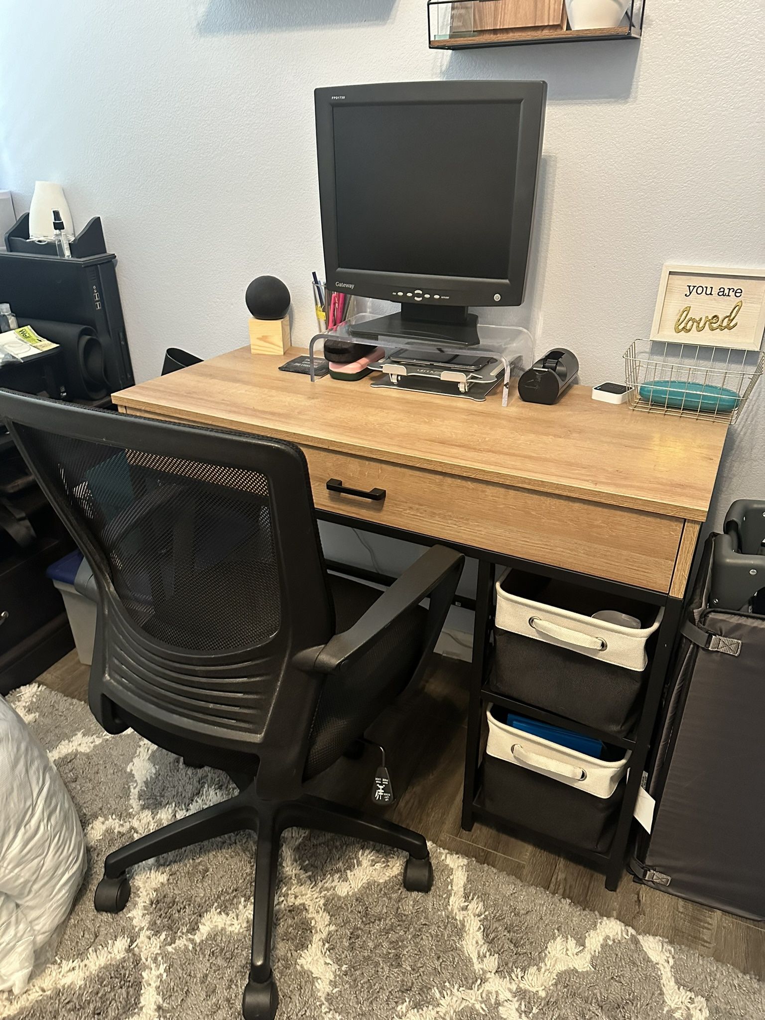 Desk & Chair