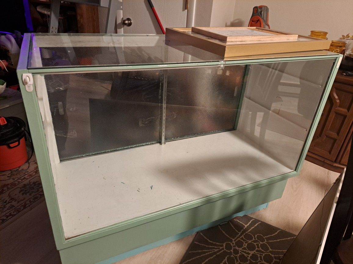 Bakery Or Retail Display Case 