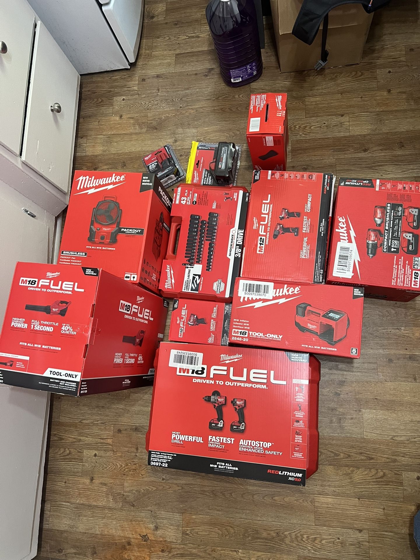 Milwaukee M18 Fuel Brushless Hammer Drill Impact Driver w/2 Batteries
