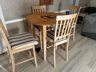 Tall table logo cubs