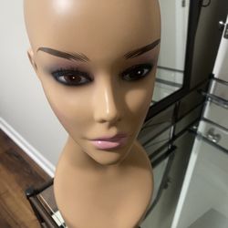 Female Mannequin Head