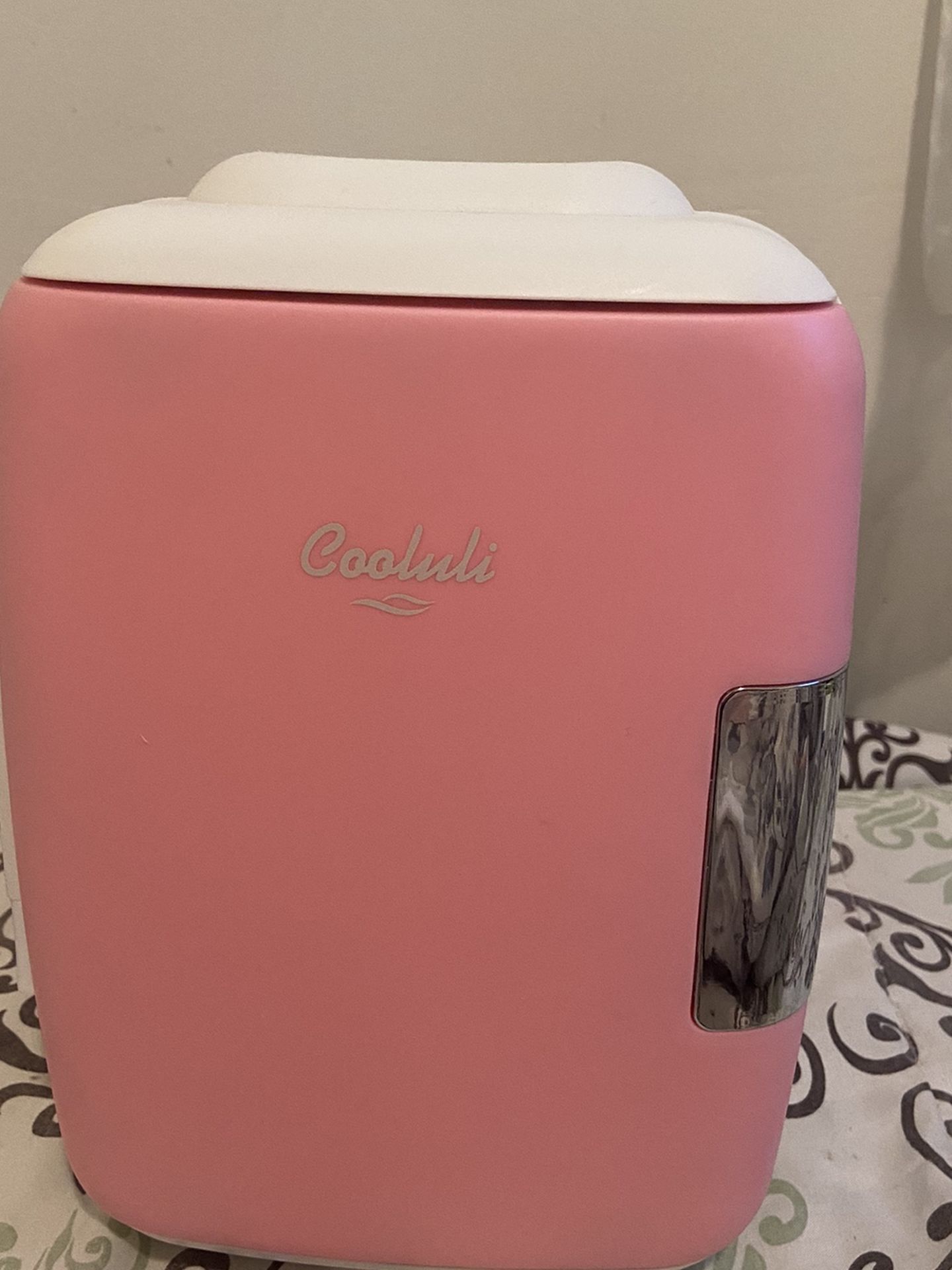 Retro Mini Fridge in Pink without Freezer