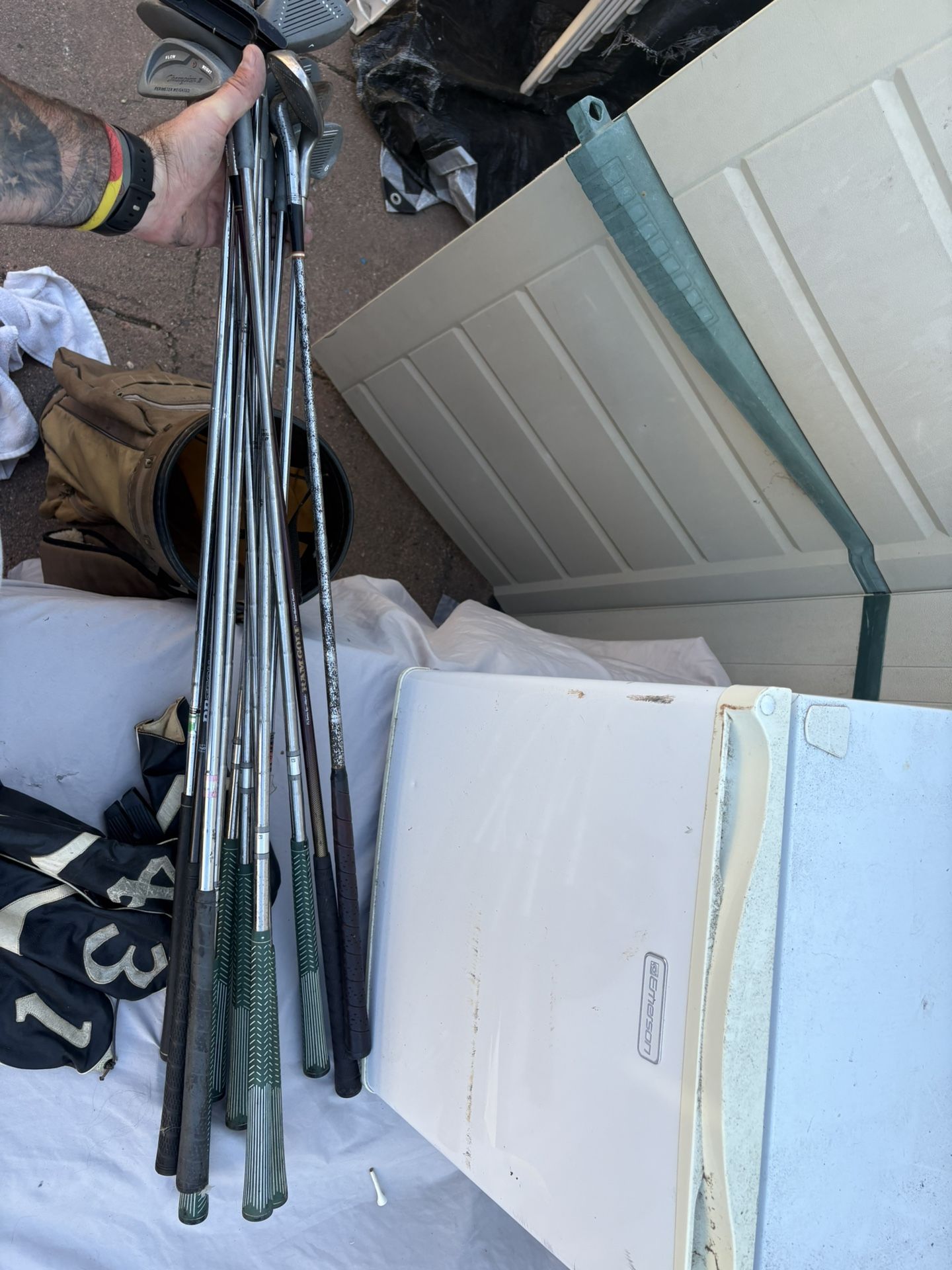 Cougar Champion Almost Full set of clubs + okay bag, Irons - 3,5,7,9,6, SW,PW,putter, Drivers - 1,3 - grips okay OBO