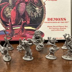 Vintage Grenadier Dungeons And Dragons Miniatures